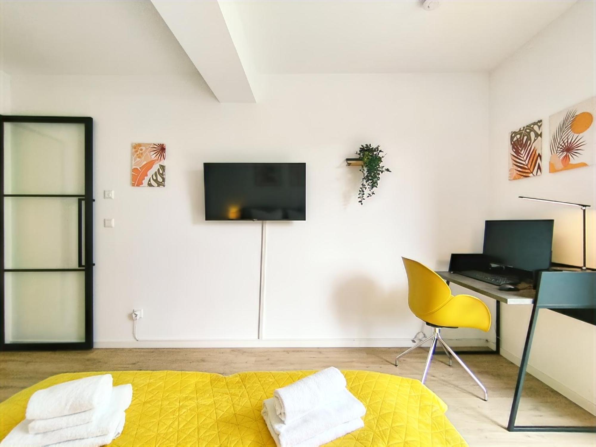 Bright Apartment Fuer Bis Zu 5 Erlangen Buitenkant foto